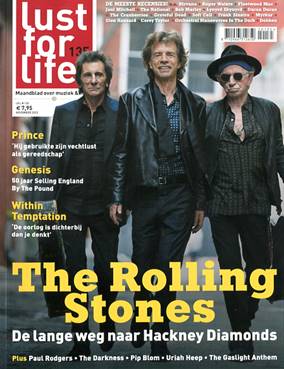 Ein Bild, das Text, Kleidung, Mann, Menschliches Gesicht enth�lt.

Automatisch generierte Beschreibung