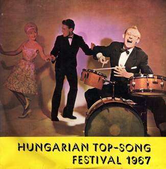 Ein Bild, das Person, drinnen, Boden, Musik enth�lt.

Automatisch generierte Beschreibung