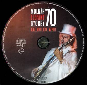 Ein Bild, das Person, haltend, drau�en enth�lt.

Automatisch generierte Beschreibung