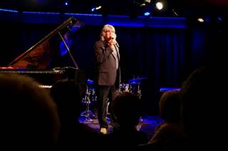 Ein Bild, das Musik, Konzert, Musikinstrument, Person enth�lt.

Automatisch generierte Beschreibung